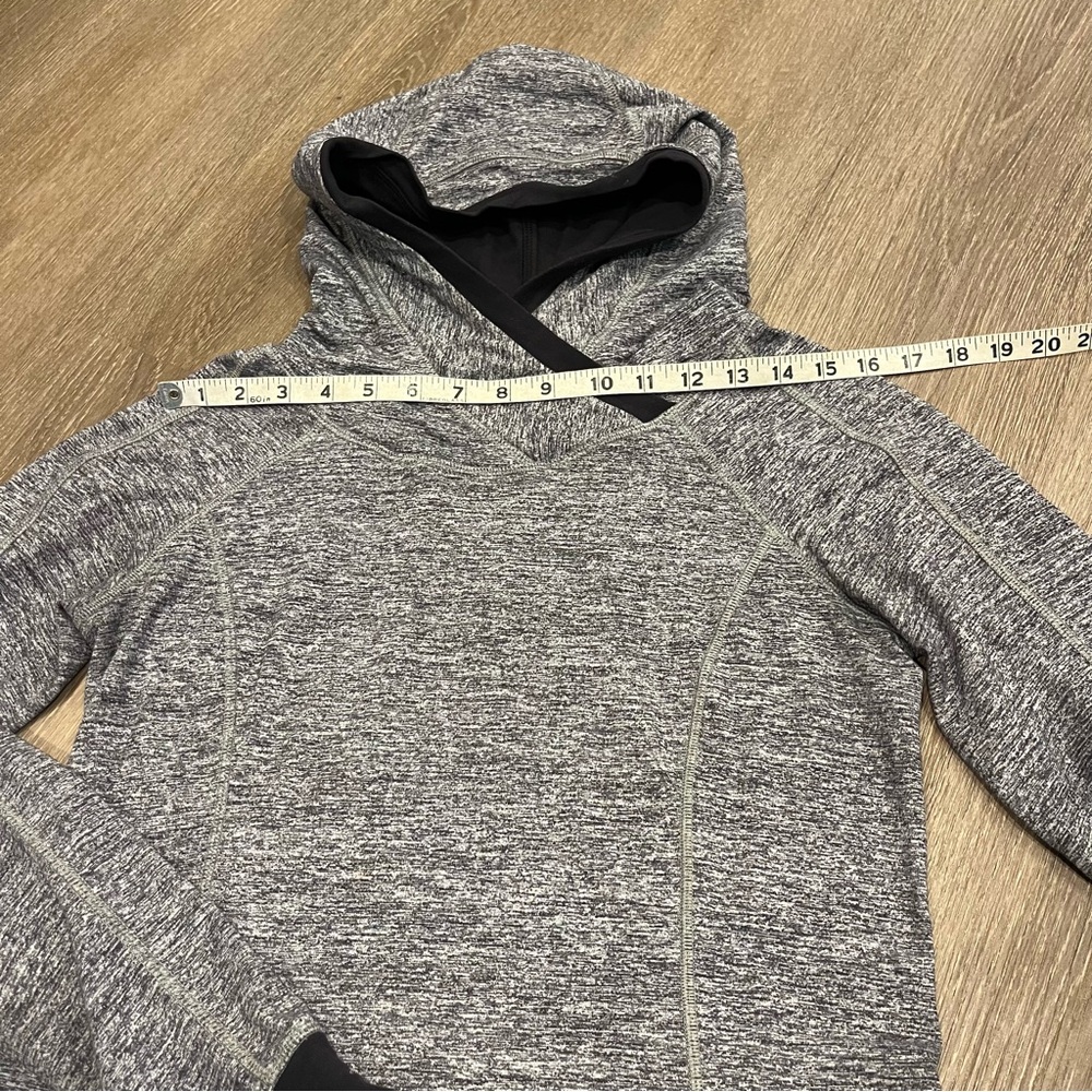 LULULEMON Think Fast Pullover - Picture 5 of 14